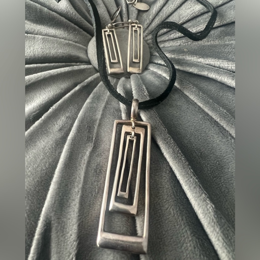 Corner stone geometric sterling silver necklace and earrings set
